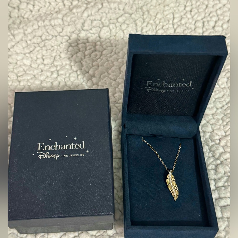 Zales Disney Collection Pocahontas necklace